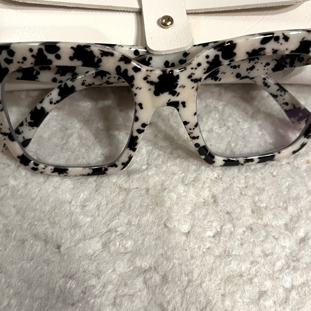 New black and white printed readers